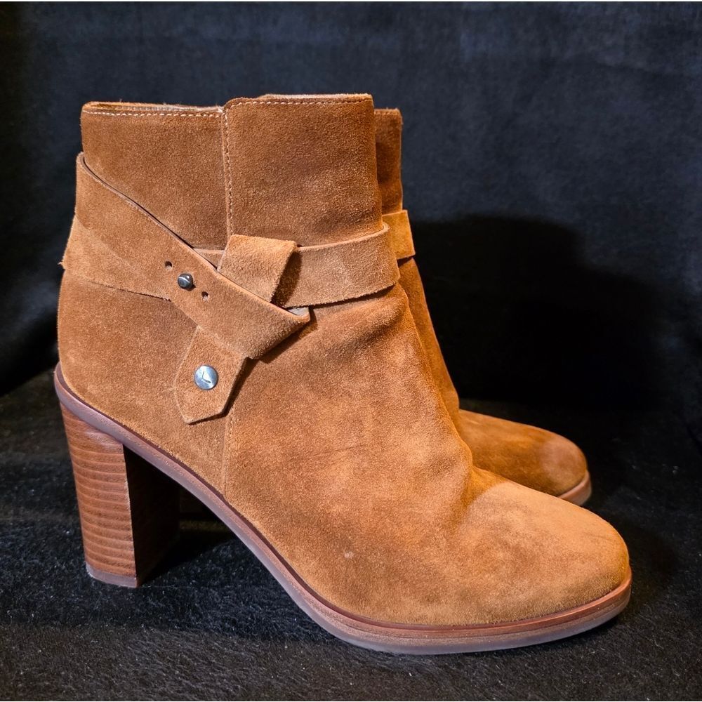 Via Spiga Tan Suede Ankle Booties